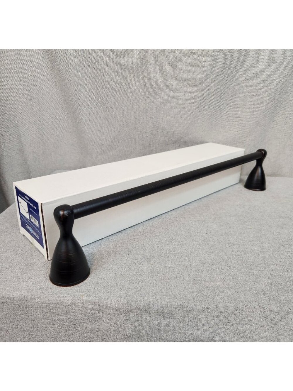 Jones Stephens 18" Transitional Towel Bar NEW Oil Rubbed Bronze Finish 97962
